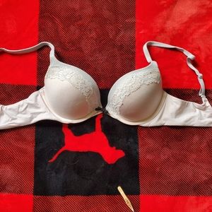 Body by Victoria Secret push up bra